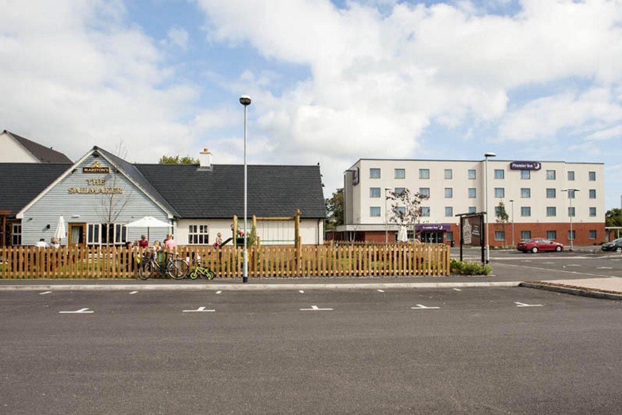 Premier Inn ゴスポート エクステリア 写真